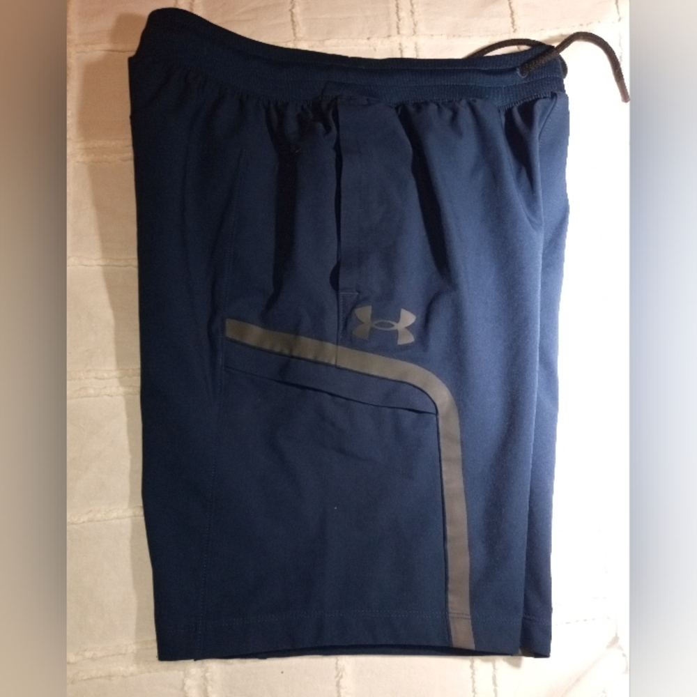 Under Armour Men's Navy Blue Athletic Shorts - Size Med